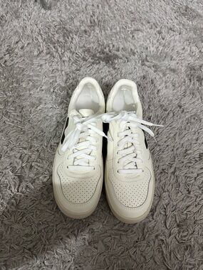 Veja Sneakers Women’s Size 8
